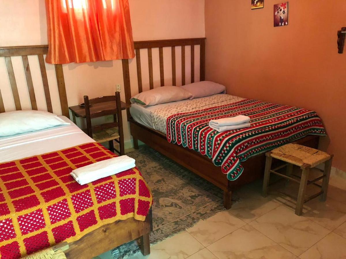Hostal Dona Chava Pedernales Kültér fotó